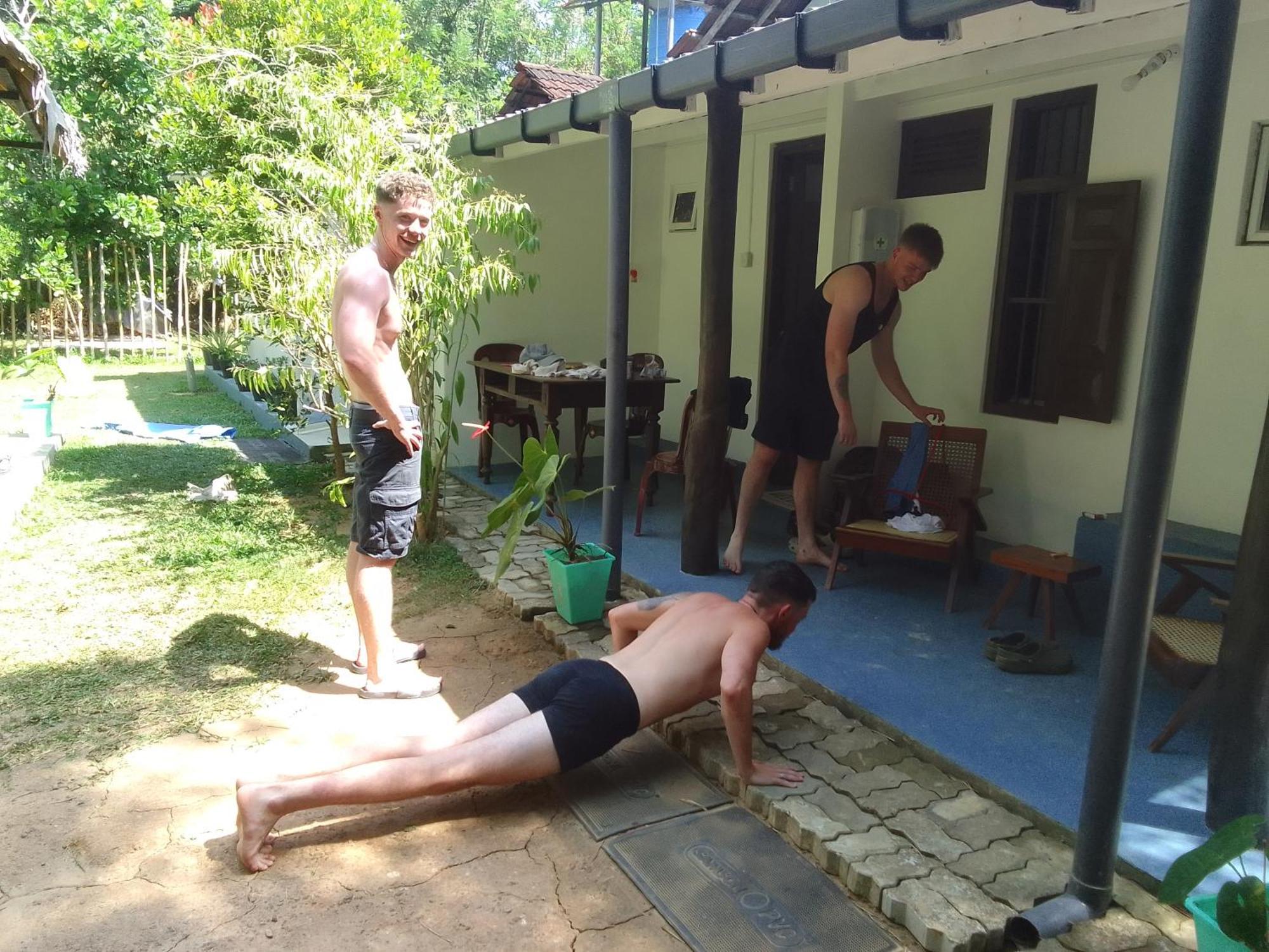 Homestay Ab Nest Hiriketiya